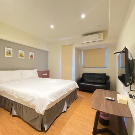 Апартаменты Fj Minihouse Тайчжун Экстерьер фото